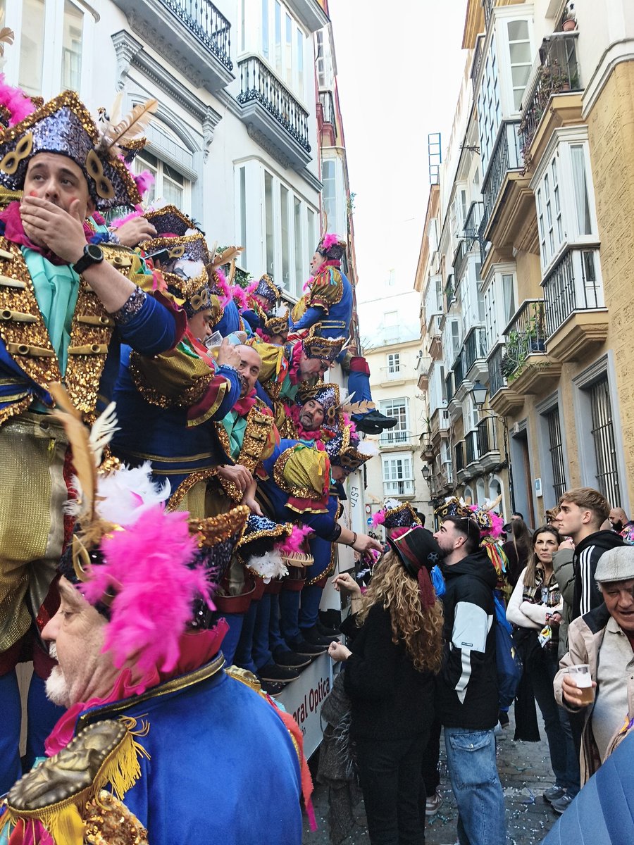 Coro de JM Pedrosa y David Fdez. tweet media