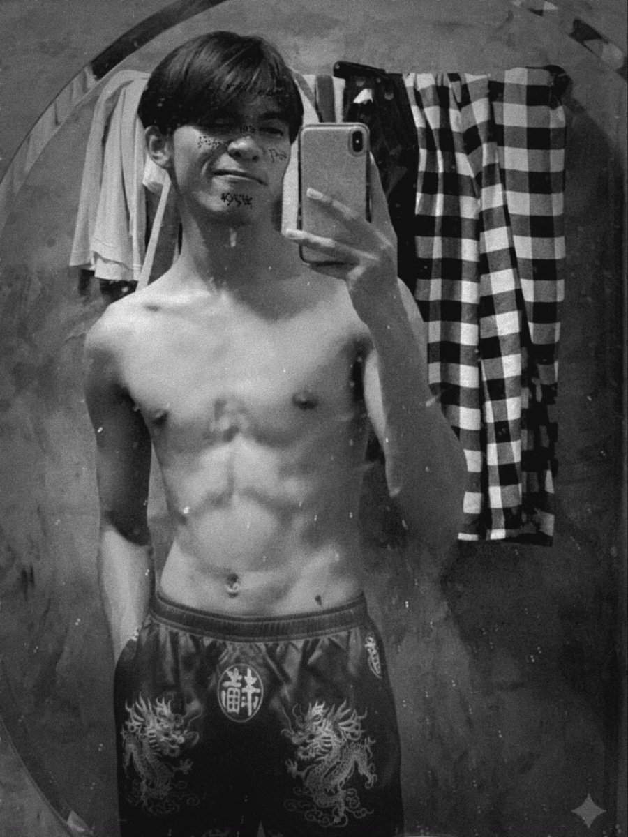 อยากกินไอติม tweet media