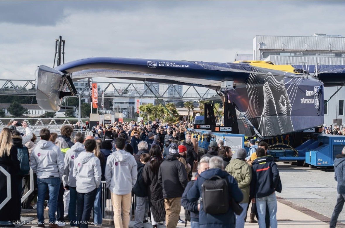 le_nzet's tweet photo. Déplacer un Ultim de 32 m sur 23 m exige une logistique portuaire de très haut niveau.
La SEM Lorient Keroman est fière d’avoir contribué à cette opération exceptionnelle aux côtés des équipes techniques et du Team Gitana.
#Lorient #CourseAuLarge #Gitana18 https://t.co/9gUxVf9KIJ