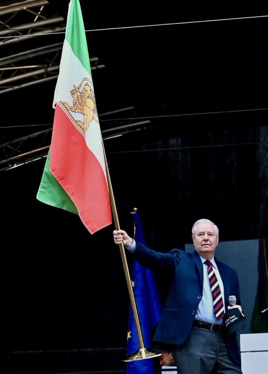 These two pictures are the Ayatollahs' nightmare.