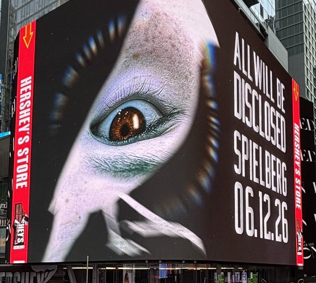 El tráiler de El día de la revelación ya está causando debate en todo internet. cinesinfiltro.es/2026/02/el-dia…
 ¿y si la verdad sobre los extraterrestres estuviera a punto de revelarse? #DisclosureDay #Cine #Spielberg