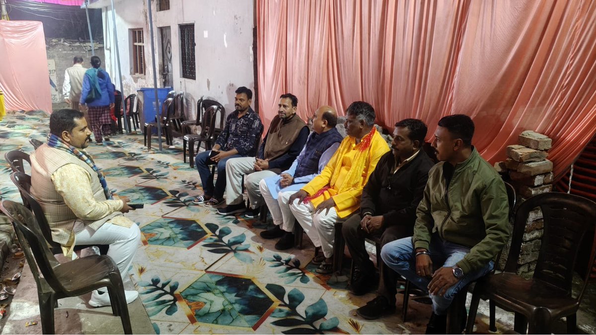 AmitTandonBJP's tweet photo. महानगर के पार्षद श्री हरिश्चंद्र लोधी जी द्वारा आयोजित श्री अखंड रामायण पाठ के समापन अवसर पर हुए भंडारे में श्रद्धालुओं के साथ सम्मिलित होकर प्रसाद ग्रहण किया।
#AkhandRamayan #RamayanPath
@BJP4India @BJP4UP @narendramodi @myogiadityanath @sunilbansalbjp @idharampalsingh https://t.co/uN31TSyzKM