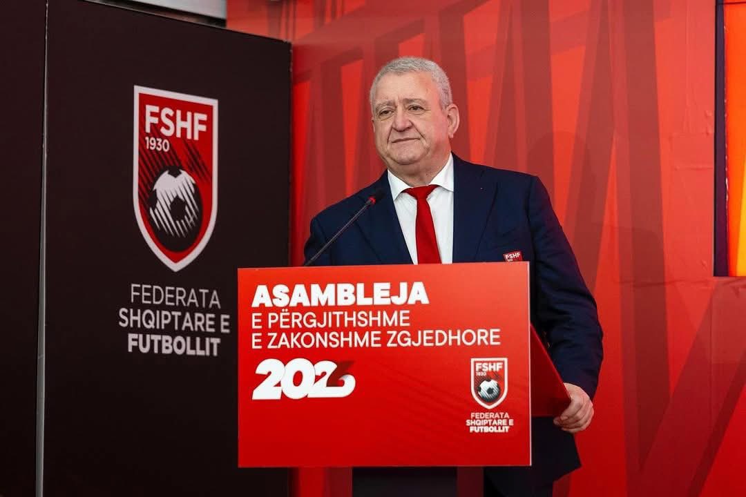 BGonxhja's tweet photo. Në Asamblenë e Përgjithshme Zgjedhore të FSHF! Urime dhe përgëzime z. Armand Duka për rizgjedhjen në krye të FSHF. 
Në këtë moment të rëndësishëm për komunitetin sportiv, mbetet prioritet i përbashkët mbështetja e brezave të rinj, përmirësimi i infrastrukturës sportive. https://t.co/lnqMxeh3ZK