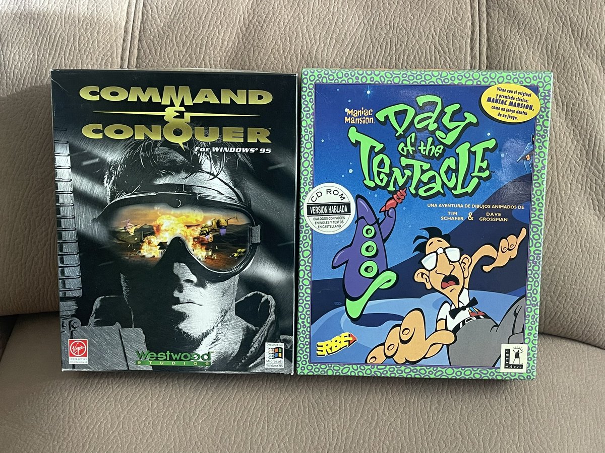 DisketteGames's tweet photo. Terminando Febrero con ediciones que me faltaban #pcbigbox #retro https://t.co/flY1NGGZB4