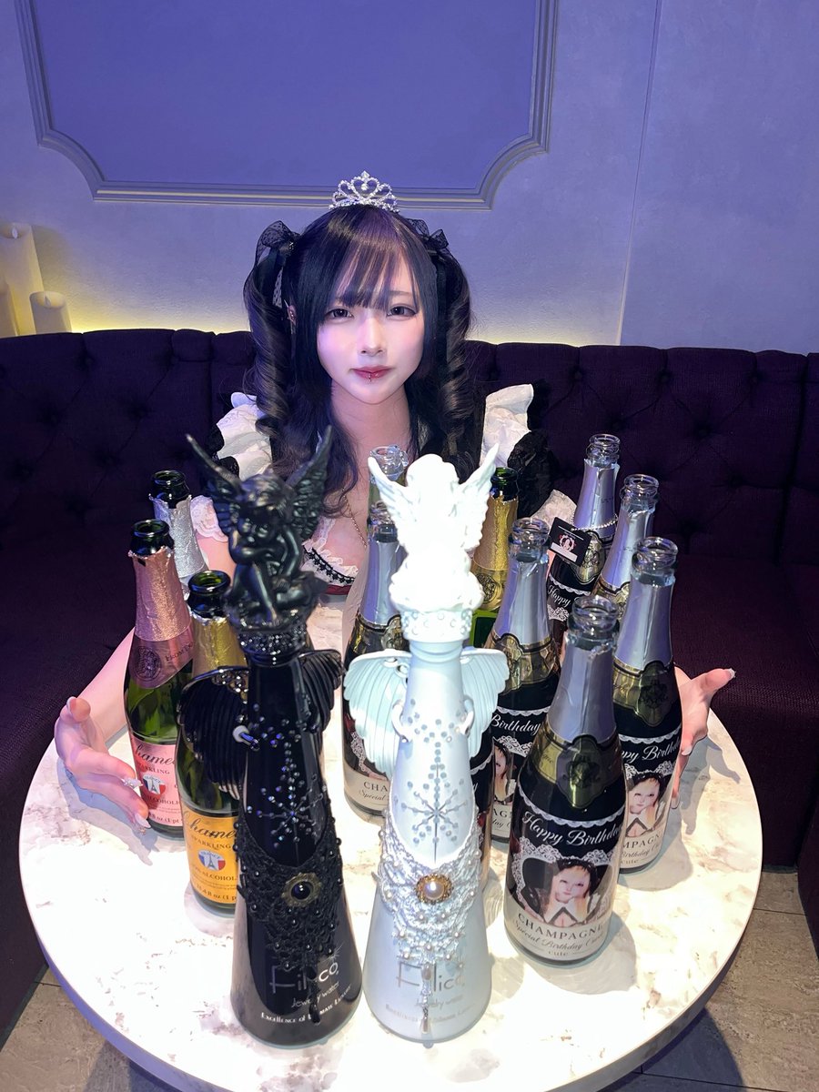 初生誕✨私が思っていたよりも皆 に愛されててびっくりしました😭💗

お客様及びキャストのみんなも最高の日にして頂いて本当に ありがとうございましたᵕ̩̩_ᵕ
これからも沢山の人に愛されるように私自身もまだまだ未熟 ですが成長していきたいです！
これからもよろしくお願いします！