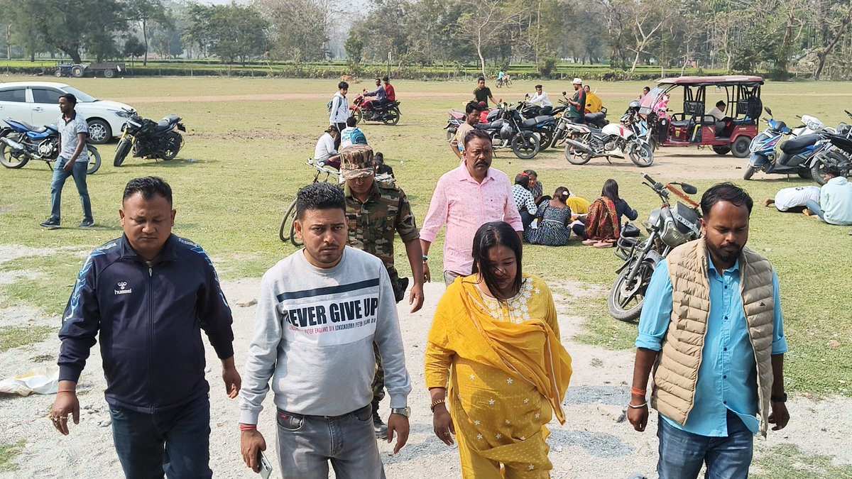 AITCakashH's tweet image. Yuva Sathi Camp inspection in Kalchini Block by Sabhadhipati Snigdha Saibo ji, @AITCakashH ji &amp;amp; Anand Chanda ji.
Huge youth participation from every area—thanks to CM @MamataOfficial ji for empowering our youth.

#YuvaSathi #Kalchini #Alipurduar #TMYC #BanglarGorboMamata