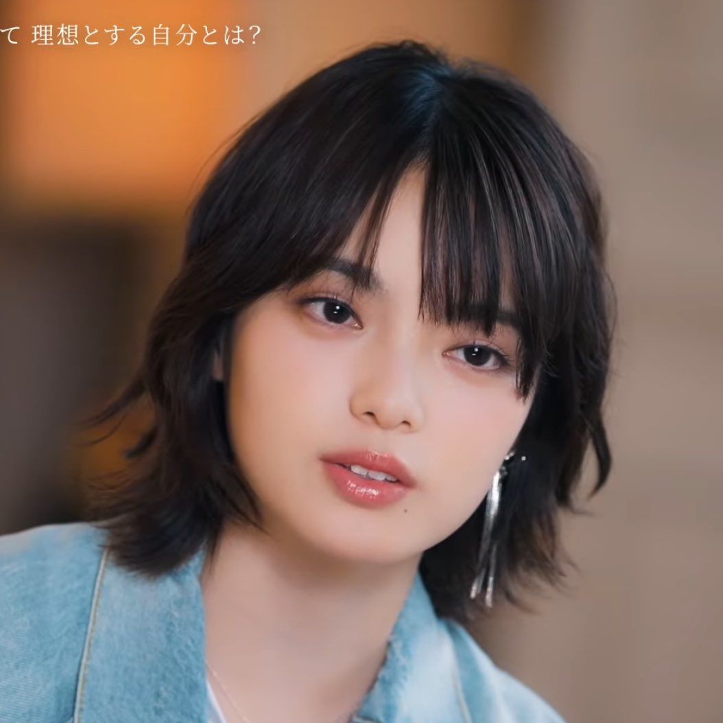 all this beauty, yet she’s never been in a romcom