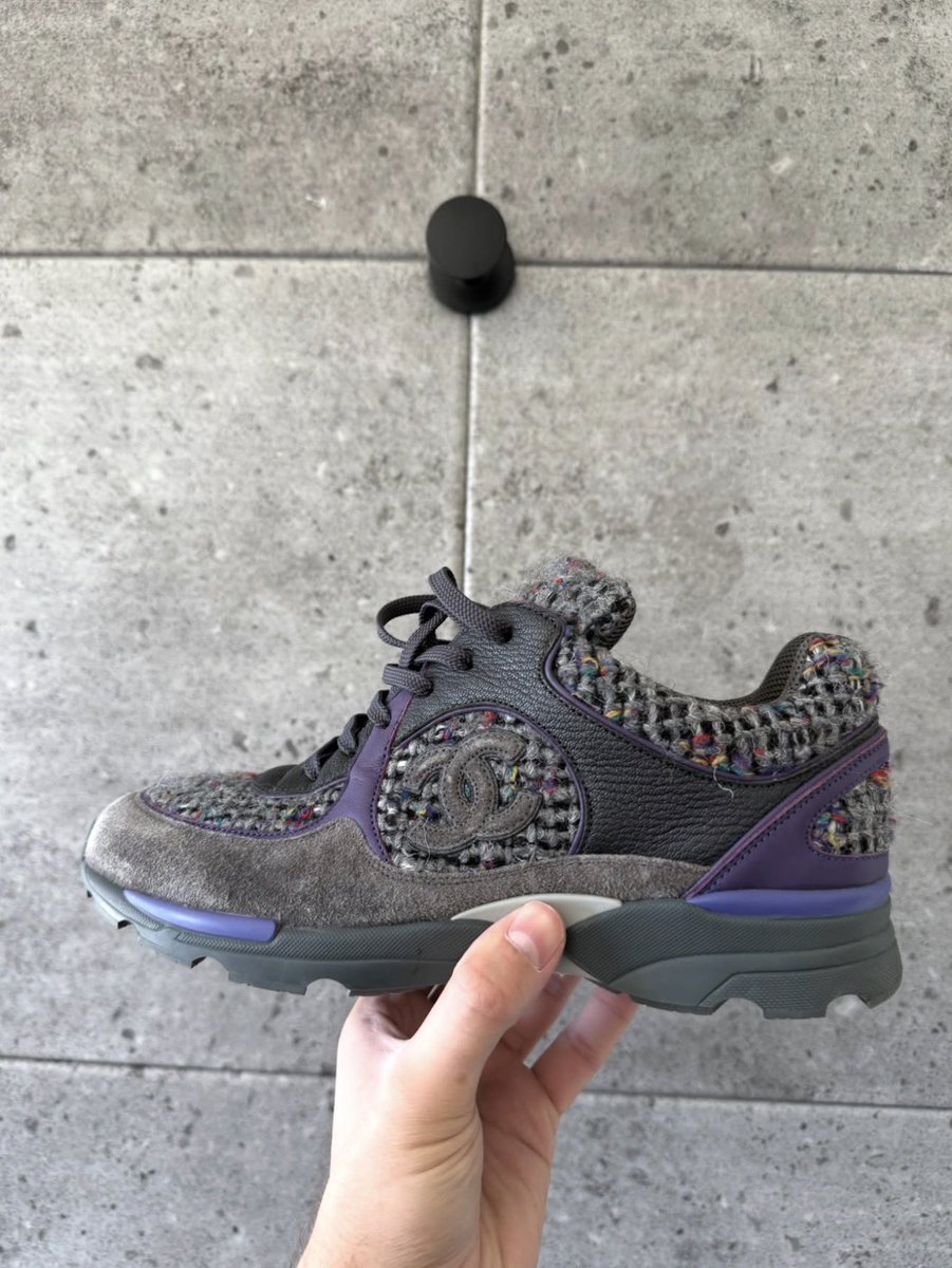 HardestFitPics's tweet photo. These Chanel multicolor tweed trainers 😮‍💨 https://t.co/IusApD6aYz