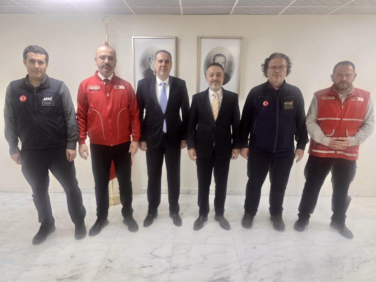 Büyükelçi Dr. <a href="/nuhyilmaz/">Nuh Yılmaz</a>, Suriye’yi ziyaret eden Afet ve Acil Durum Yönetimi (<a href="/AFADBaskanlik/">AFAD</a>) Başkan Yardımcısı Hamza Taşdelen, Dışişleri Bakanlığı İnsani ve Teknik Yardımlar Genel Müdürü Büyükelçi Korhan Karakoç, Türk Kızılay Uluslararası İşler ve Göç Hizmetleri Genel Müdürü