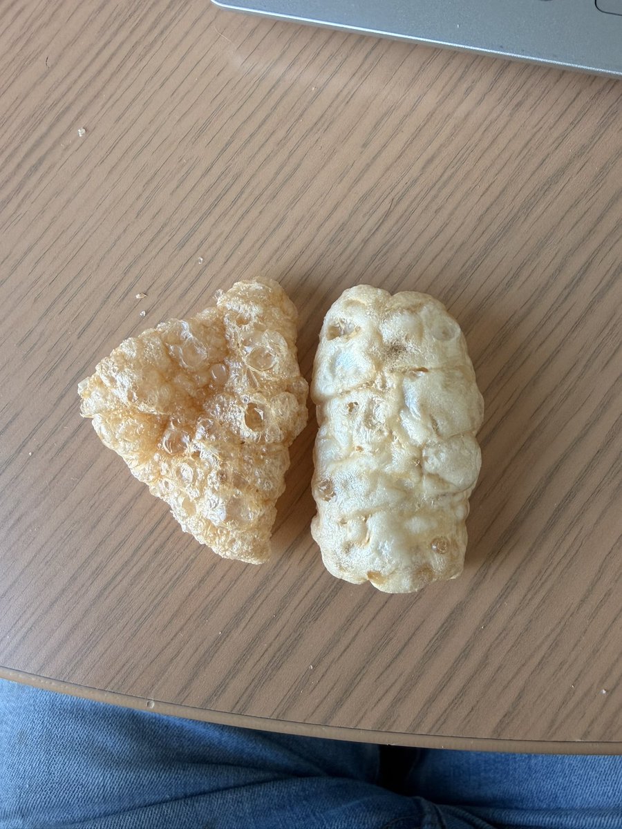 gpenafiel's tweet photo. Porque los chicharrones del Oxxo rellenan con otro tipo de chicharrón de harina, se nota la diferencia y aparte ya subieron muchísimo de precio @OXXO_Escucha @Tiendas_OXXO https://t.co/M2oB7TlUiC
