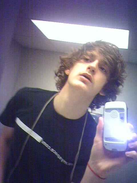 2006 / sidekick.
via Hiptop.