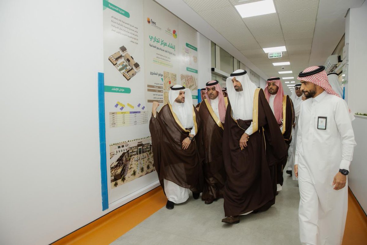Ahmed_S_Alrajhi's tweet photo. إيمانًا بأن الإنسان هو غاية التنمية، وأن تمكينه يبدأ من الرعاية المبكرة والتأهيل الفعّال، زرتُ مركز الأمير فيصل بن سلمان للتوحّد #تمكّن في منطقة #المدينة_المنورة، واطلعت على برامجه العلاجية والتربوية التي تُسهم في تنمية مهارات المستفيدين وتمكينهم.
كما شاهدت تجربة مركز كيان البيان للترفيه، المدعوم من @SDB_sa، ودوره في صقل مهارات الأطفال وبناء قدرات الفئات المستهدفة.