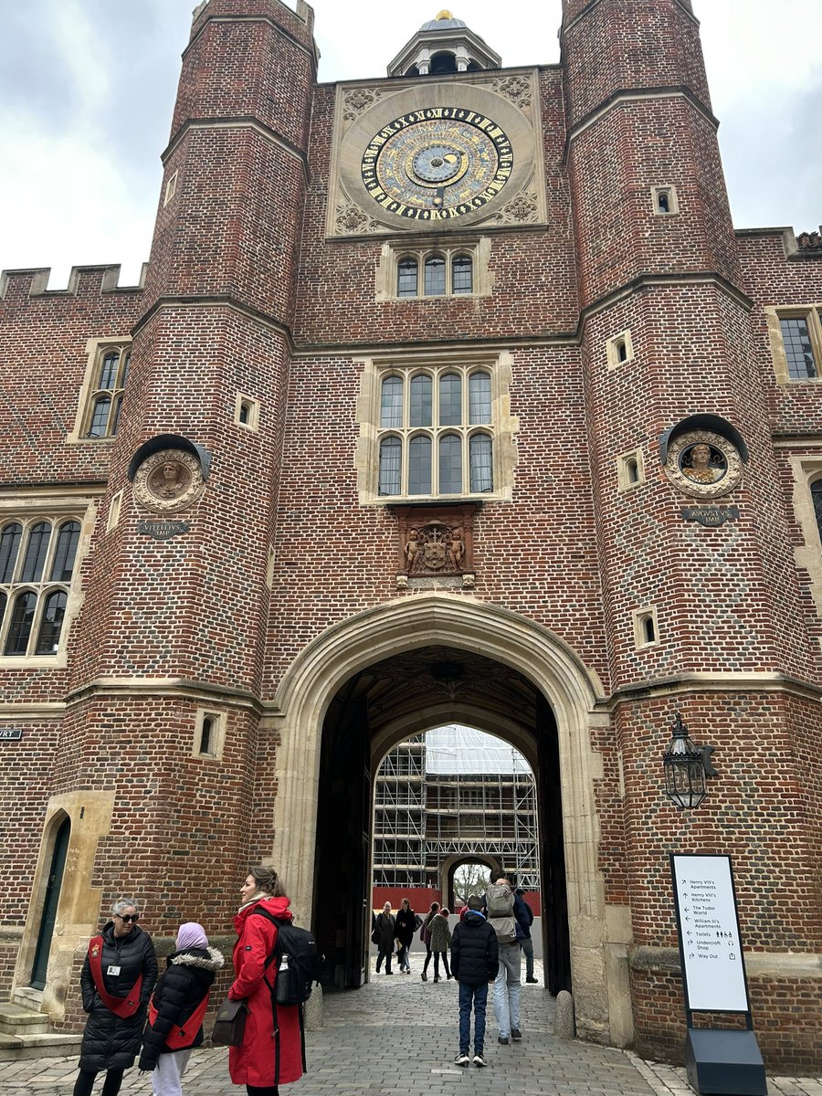 Miss Dabb🦦 tweet media