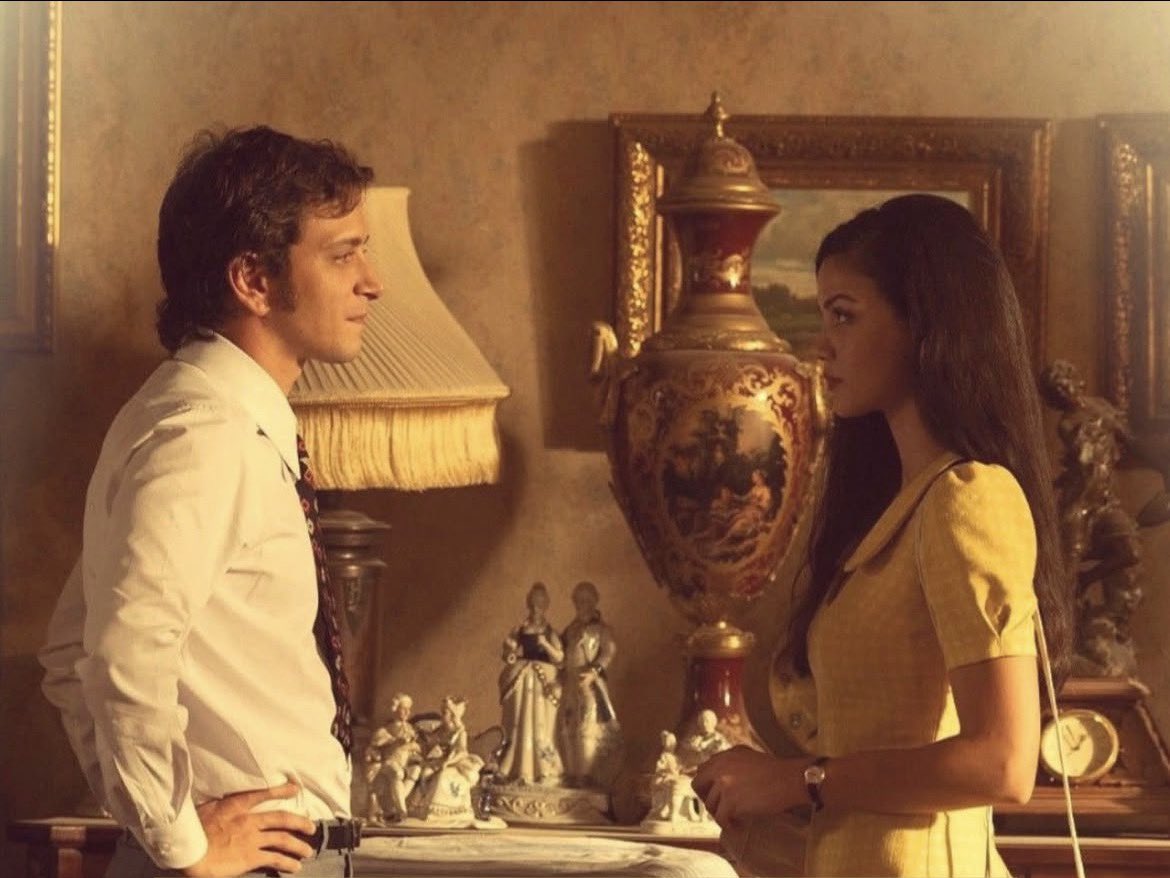 Siz başka bir evrende bu tarz psikopat bir ilişki yaşamadığınıza emin misiniz arkadaşlar? Bu kadar inandırıcı rol yapmanın başka bir açıklaması yok çünkü. Uzun zaman sonra dijitalde soluksuz izlediğim bir dizi oldu kendileri helal olsun #MasumiyetMüzesi