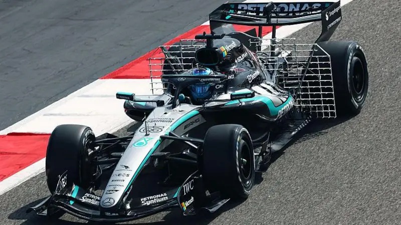 TheRealDux's tweet photo. The final round of pre-season F1 testing begins in Bahrain today. Expect teams to treat the sessions seriously as they push their cars harder, not only to test reliability but to target performance goals in preparation for the season opener in Australia. Pic:Getty Images https://t.co/ha9XkOk5Sk