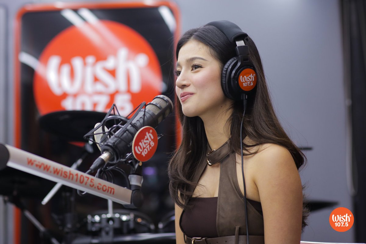 Singer-actress Belle Mariano was back on the Wish Bus with her latest songs, "The Puzzle" and "Like You."