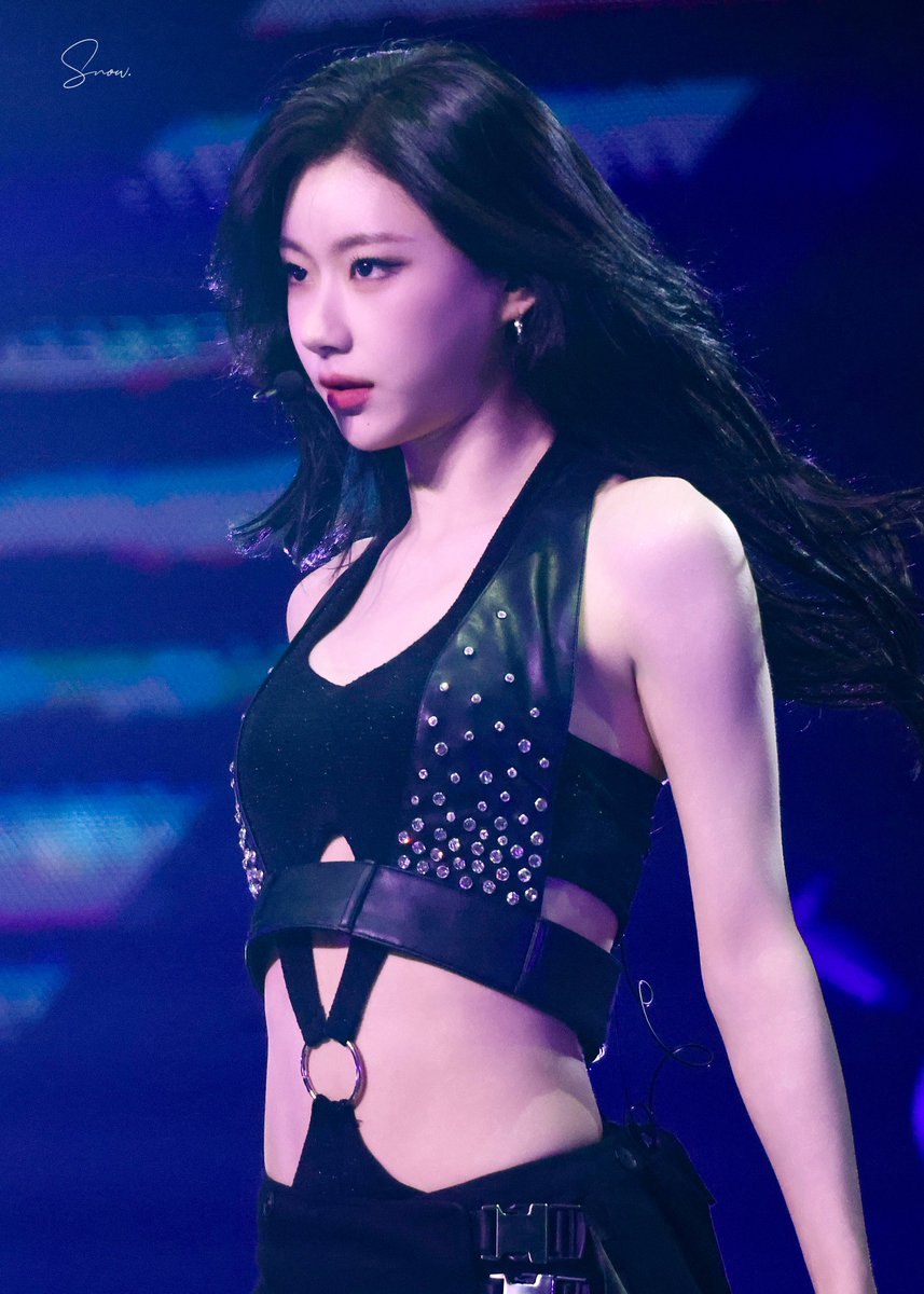 260213 TUNNEL VISION #ITZY #있지 #채령 #CHAERYEONG #チェリョン 🦊