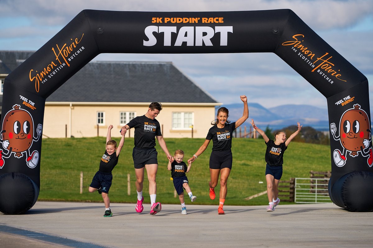 InstantPromoUK's tweet photo. Thanks to @Simon_Howie for these fantastic photos of their 6m branded inflatable arch in action. We received a very kind review where they told us: “The arch itself is absolutely knockout. Even better than I expected, and my wider team has all commented on the quality of it.” https://t.co/2SYOec3UP7