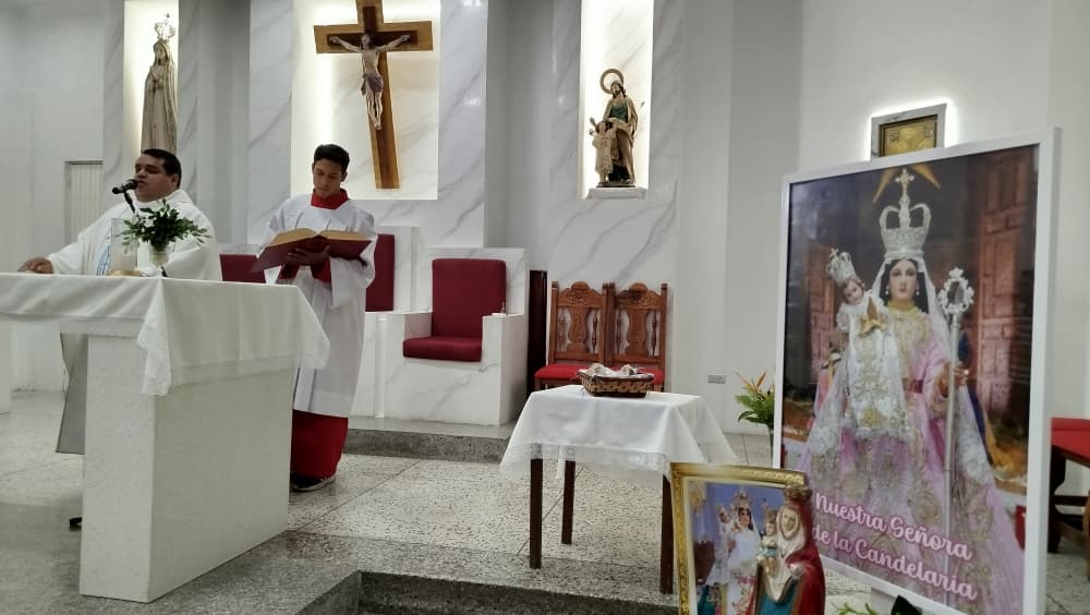 pfatimaplc's tweet photo. Nuestra Parroquia Fátima se llenó de luz el pasado 2 de febrero para honrar a la Virgen de la Candelaria. ✨Una bendición renovar nuestra fe junto a la Patrona de Anzoátegui y de nuestra #DiócesisDeBarcelona. ¡Viva la Virgen! 🙌🕯️
#VirgenDeLaCandelaria #FeCatólica https://t.co/mKzh85wy7p