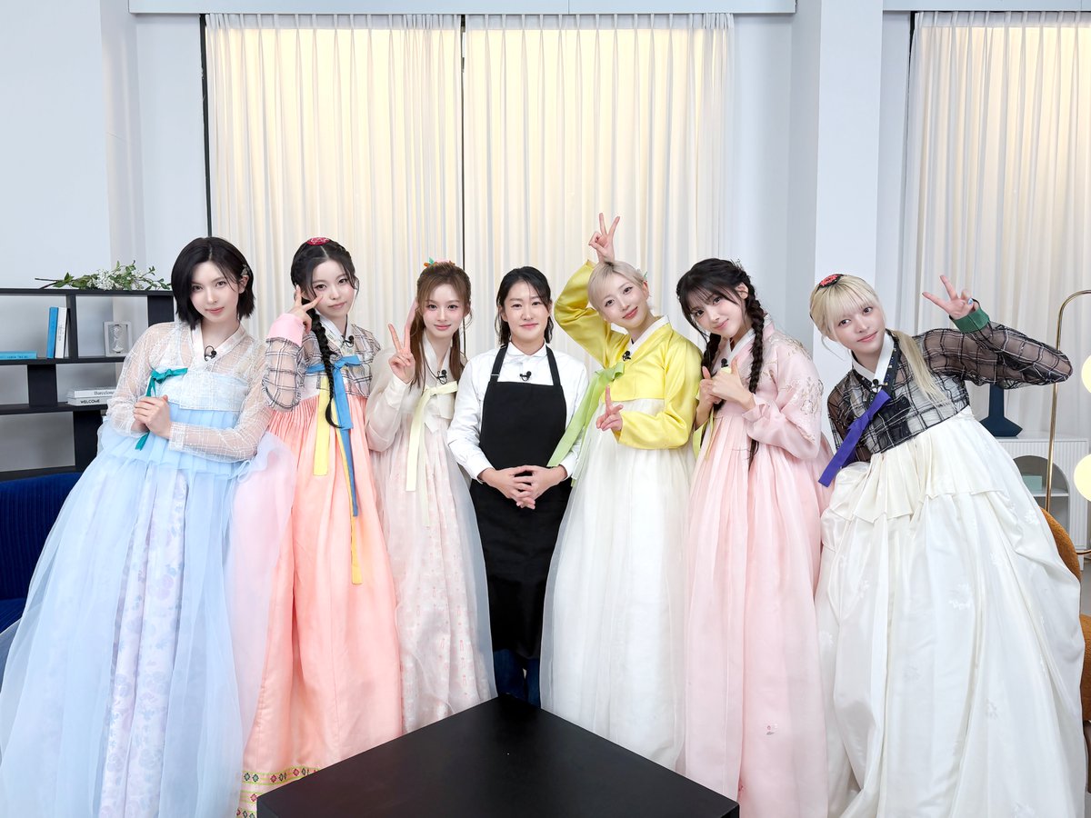 [📸] #MIXX_FAMILY_NEW_YEAR | PICK NMIXX

🄷🅰🄿🅿🅈 🅽🄴🆆 🅈🅴🄰🆁♡
👩‍🍳 youtu.be/THGAZDSqVzg

#NMIXX #엔믹스