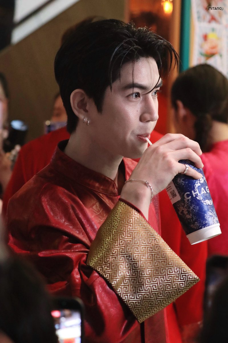 26.02.16 | JS LUCKY LOVE THEMALLNGAM

🍹

#JimmySeaXTheMallLifestoreCNY2026 
@sea_tawinan #sea_tawinan