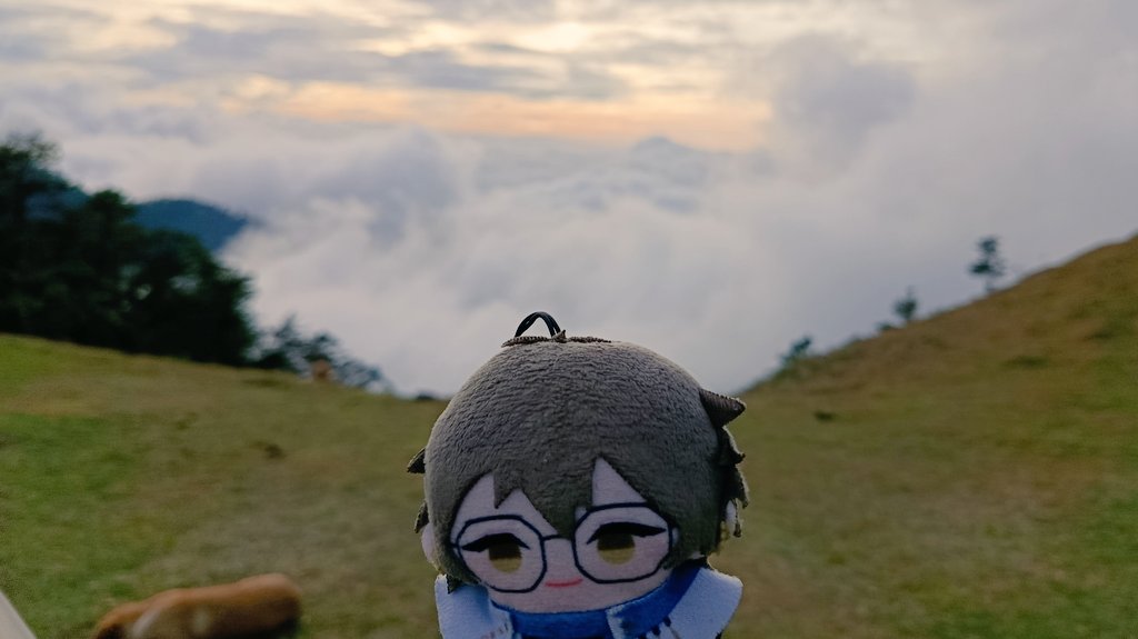 hailbbee's tweet photo. brought the lil guy to see the clouds https://t.co/W0ejWg6fDi