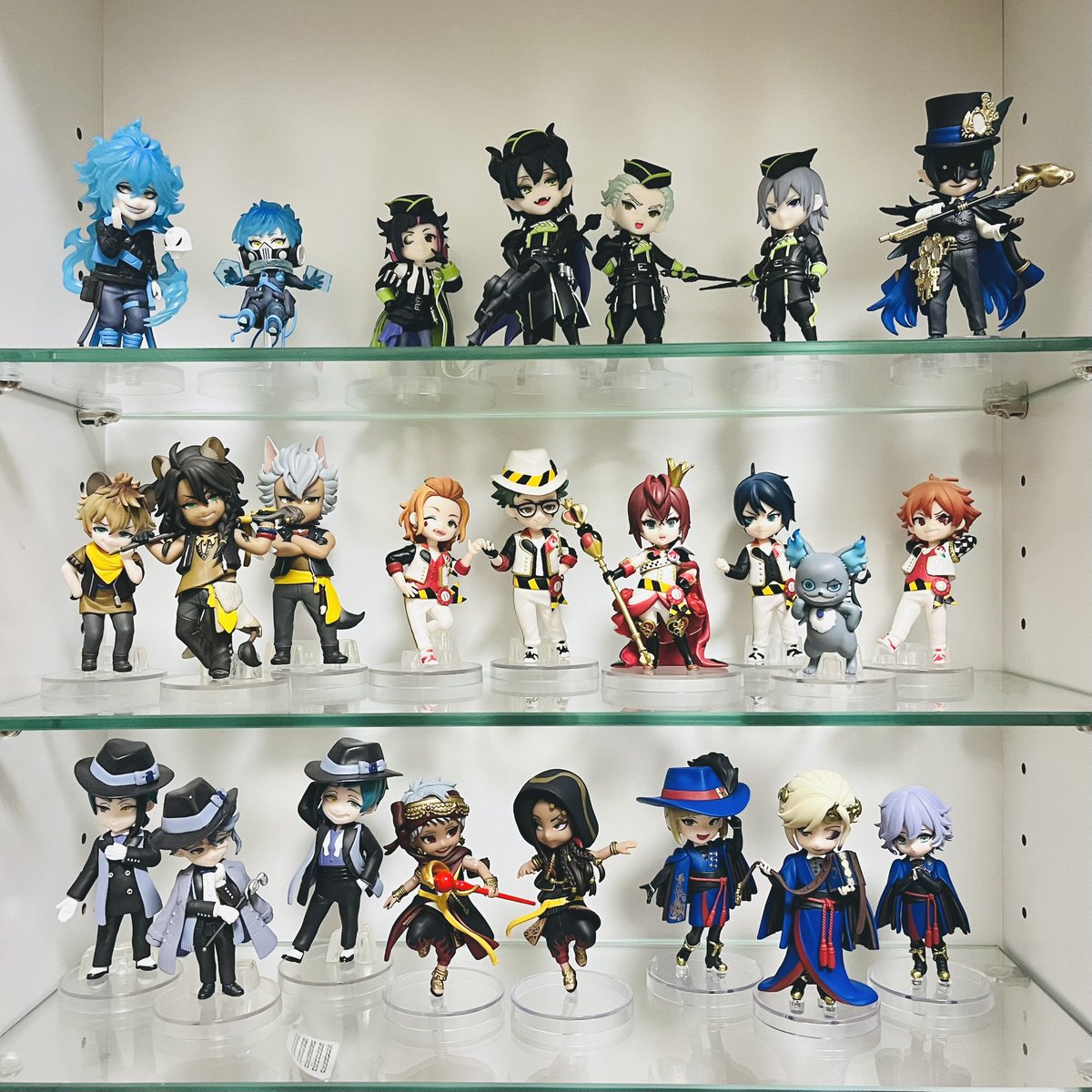 ツイステのデフォルメフィギュア揃ったぞい🤗