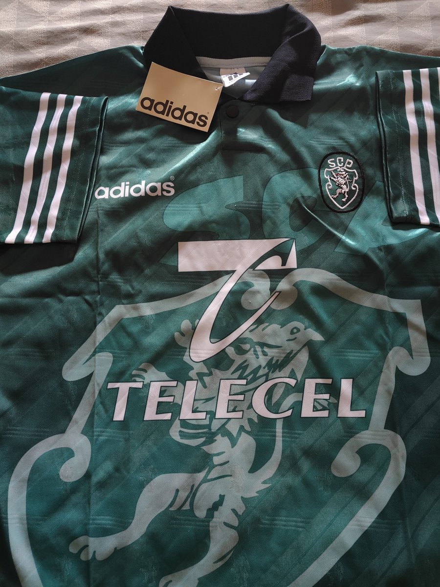 A loja verde está cada vez pior. Encomendada em 1997 e só hoje me chega a casa, francamente.