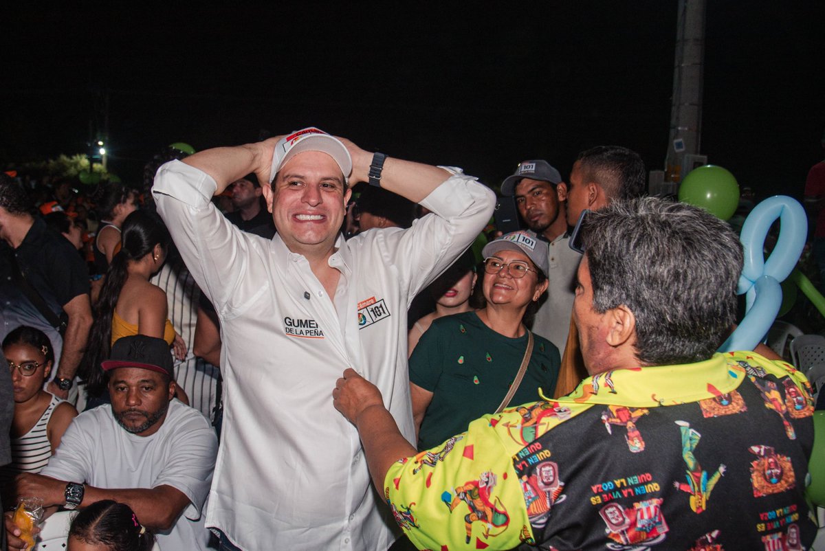 gumerdlp's tweet photo. ¡GRACIAS, AGUACHICA!
Me llenaron el corazón de emoción.
Lo que vivimos esta noche no tiene precedentes. Estar aquí es un regalo de Dios.
Este logro tiene sello aguachiquense. Soy un producto del sur; gracias a ustedes y a su voluntad, hoy soy reconocido en todo el departamento del Cesar.
Soy de aquí, aquí crecí y soy el verdadero doliente de esta región, porque el sur, por fin, tendrá su representación.