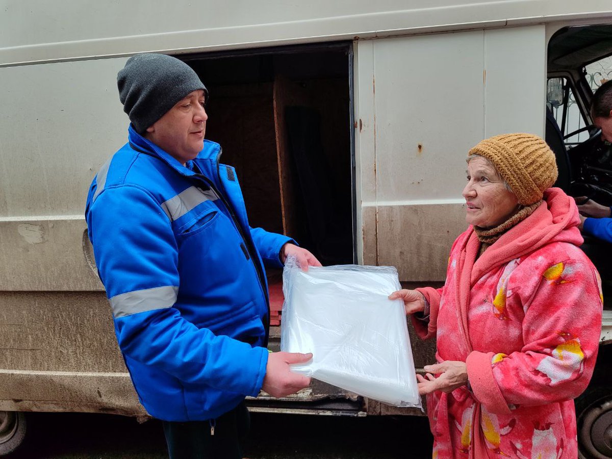 TheTenthOfApril's tweet photo. In January, 368 households in the Kherson region received materials for emergency repairs to homes damaged by hostilities from the NGO “The Tenth of April.” https://t.co/vk9Qgn1yKY