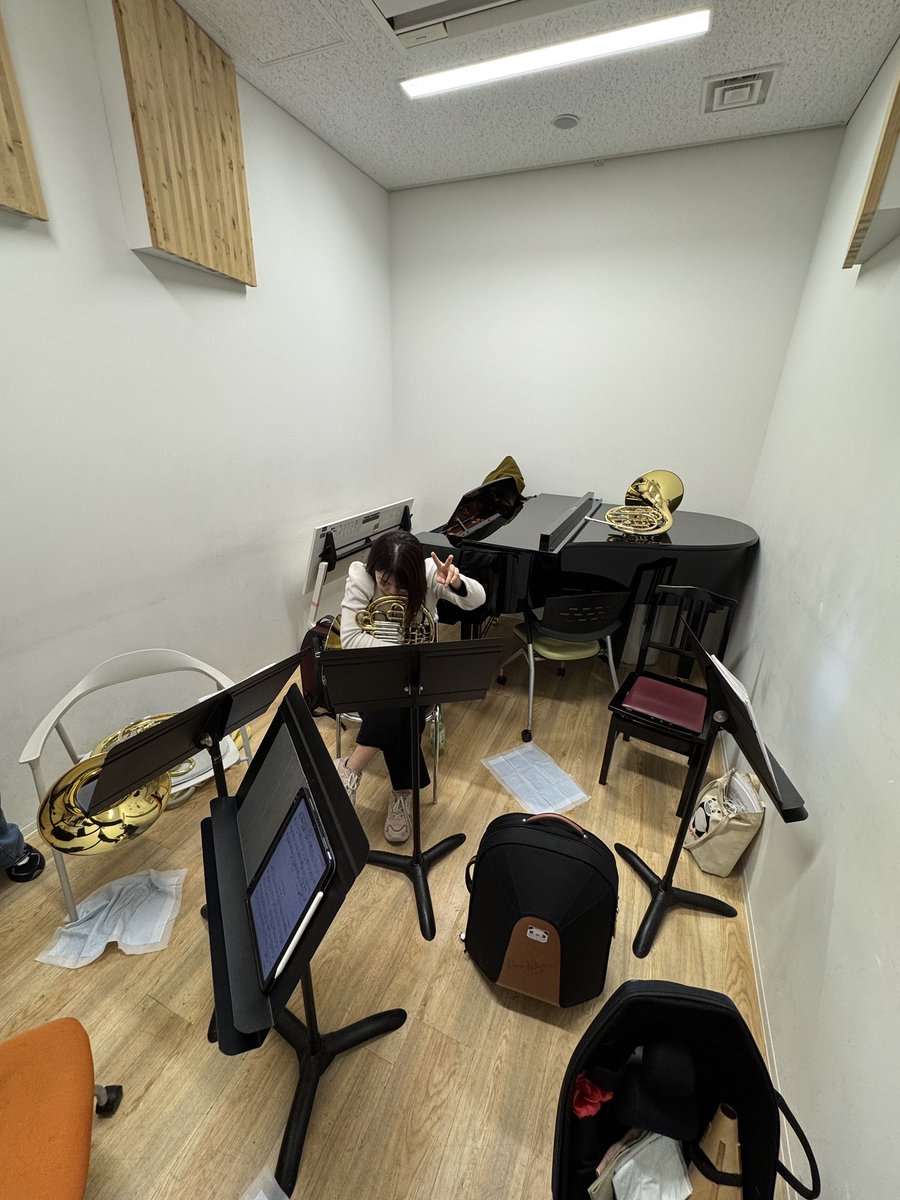 \ホルアンまであと1ヶ月/

皆さまご予約はお済みですか？
本日は小編成の練習後の写真をおとどけ📸

演奏会は3/16(月)にスペースDo(新大久保)にて開催します♪
チケットはこちらから👇
docs.google.com/forms/d/e/1FAI…