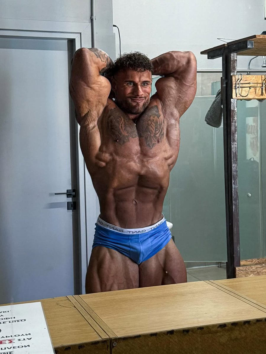 Lat1ndk4MuscleFreak tweet media