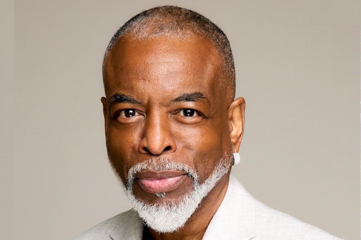 Happy birthday to LeVar Burton. Fun fact: Burton is the only person to play a major role in Star Trek and fundamentally shape childhood literacy — as Geordi La Forge and the longtime host of Reading Rainbow, inspiring generations to love reading. 🌈 📚
