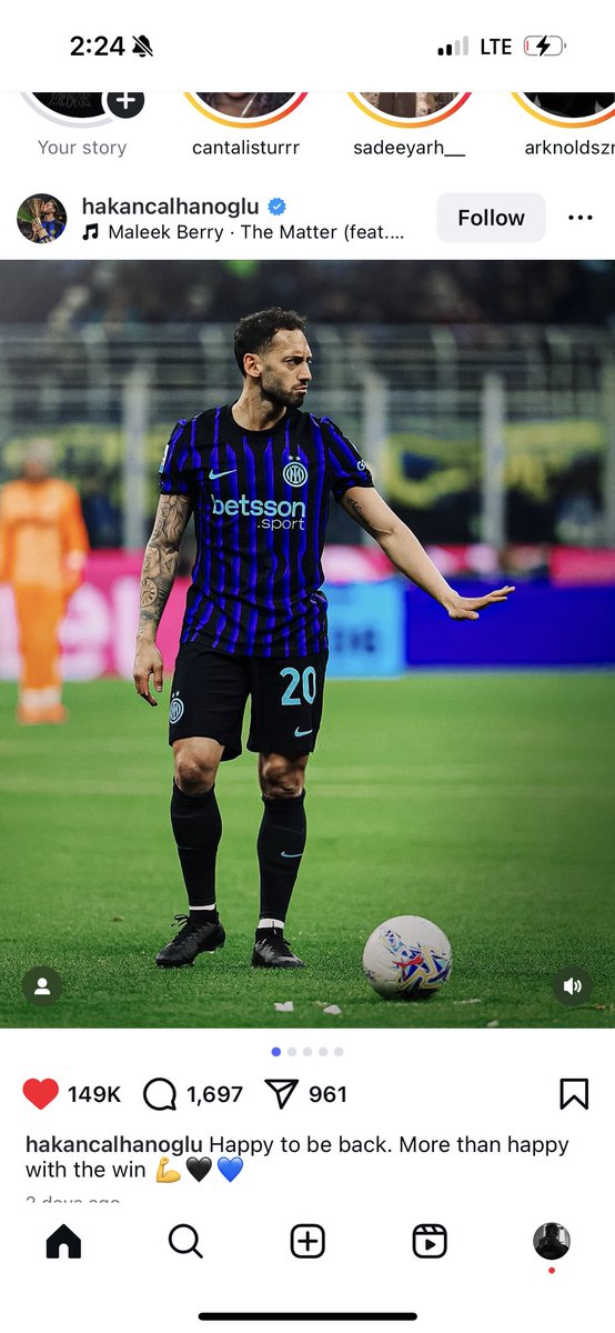 tahyvr_'s tweet image. see watin akanji go dey teach these boys for inter 😂