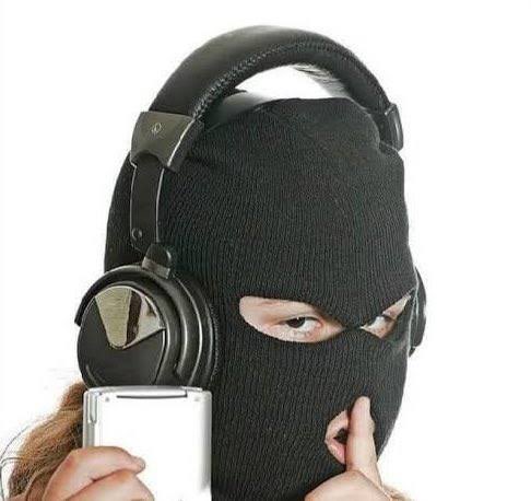 elas escutando um álbum vazado