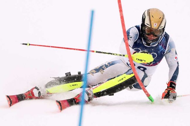 ミラノ五輪】アルペンスキー男子回転、“超難コース”に50人が途中棄権