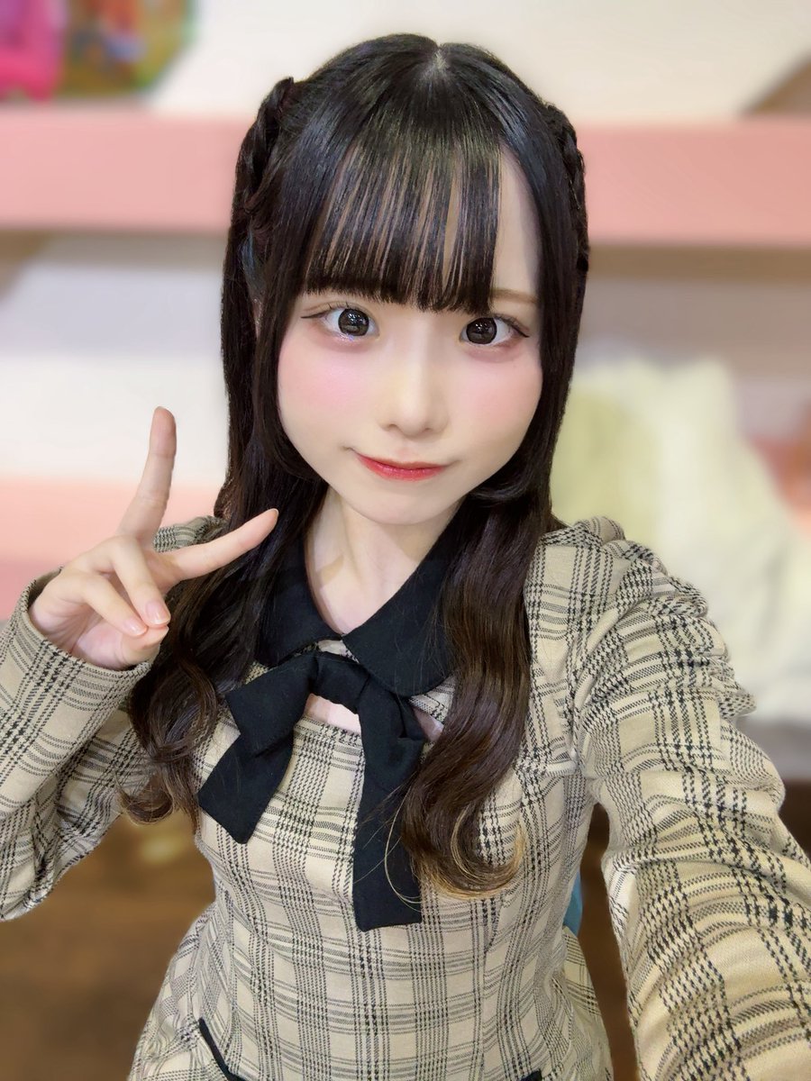 平日チェキ会ありがとうございました！！！(ﾉ)・ω・(ヾ) めっちゃ