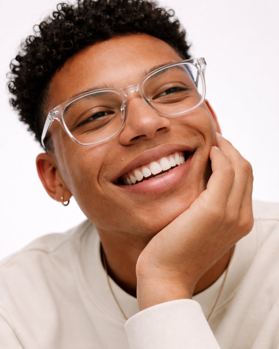 visualclick's tweet photo. Si buscas un diseño actual y de calidad, las gafas GreyHounders son la opción perfecta.
Explora la colección y elige el modelo que mejor encaje con tu look.
#visualclick #greyhounders #tuopticaonline #gafas https://t.co/N2bPL7GITB