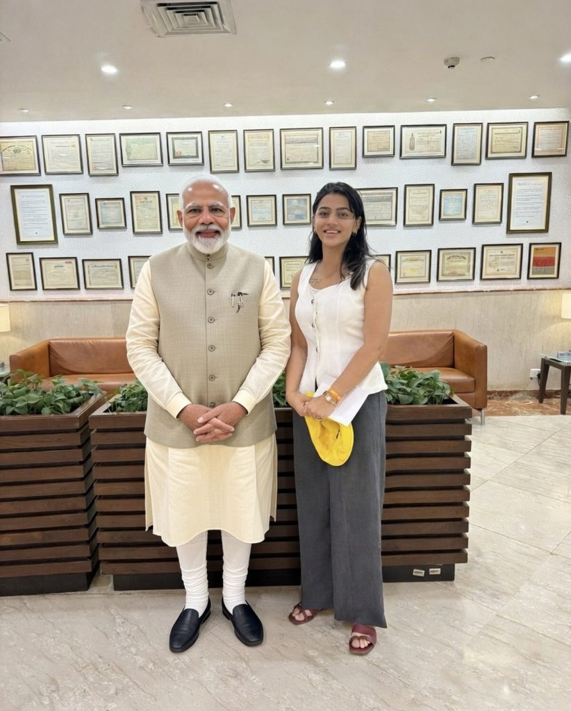 khushi on chain tweet media