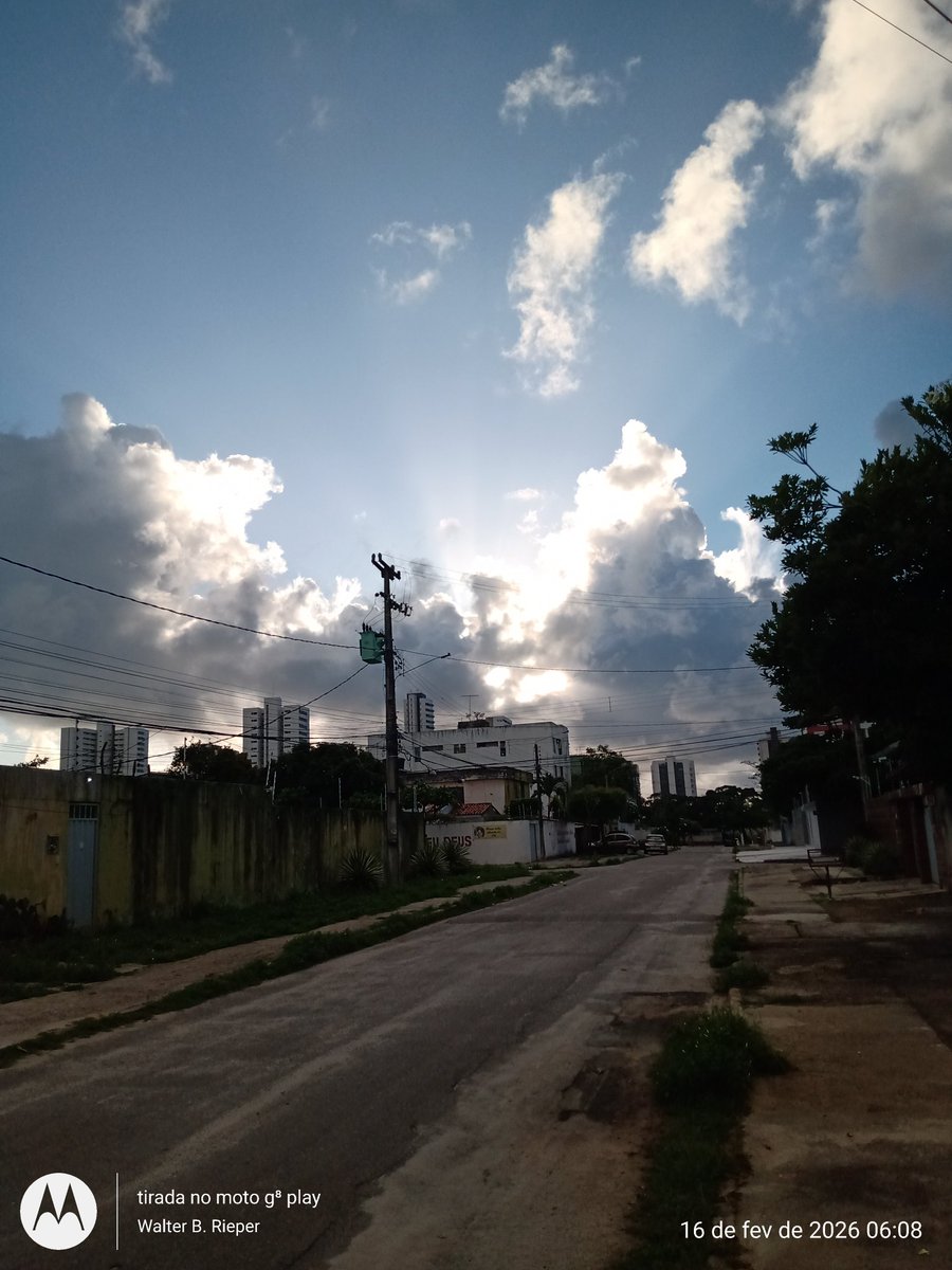 Bom e abençoado dia a todos