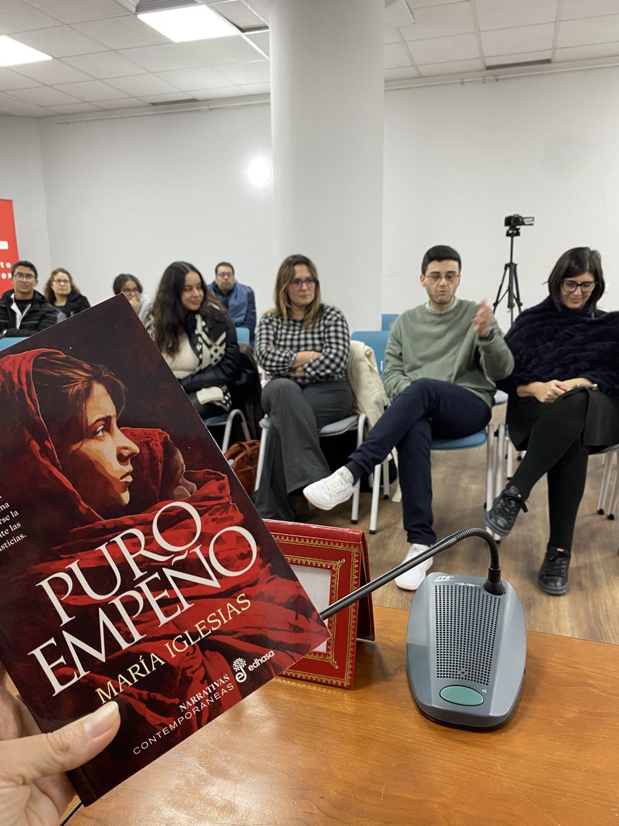 María Iglesias tweet media