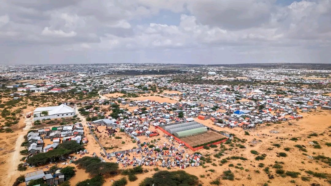 wsfsomalia's tweet photo. @WSF, with support from @actionmedeor delivered 520 solar lanterns to vulnerable households in #Deynille  boosting safety, study time and eco-friendly living.

#HumanitarianSupport #CommunityResilience #LeaveNoOneBehind https://t.co/23N5G3P5Uw