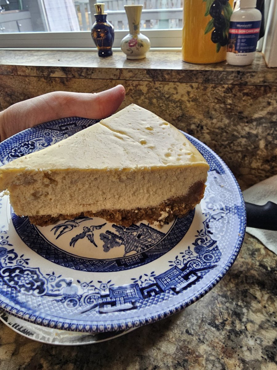 Hungry Mothman tweet media