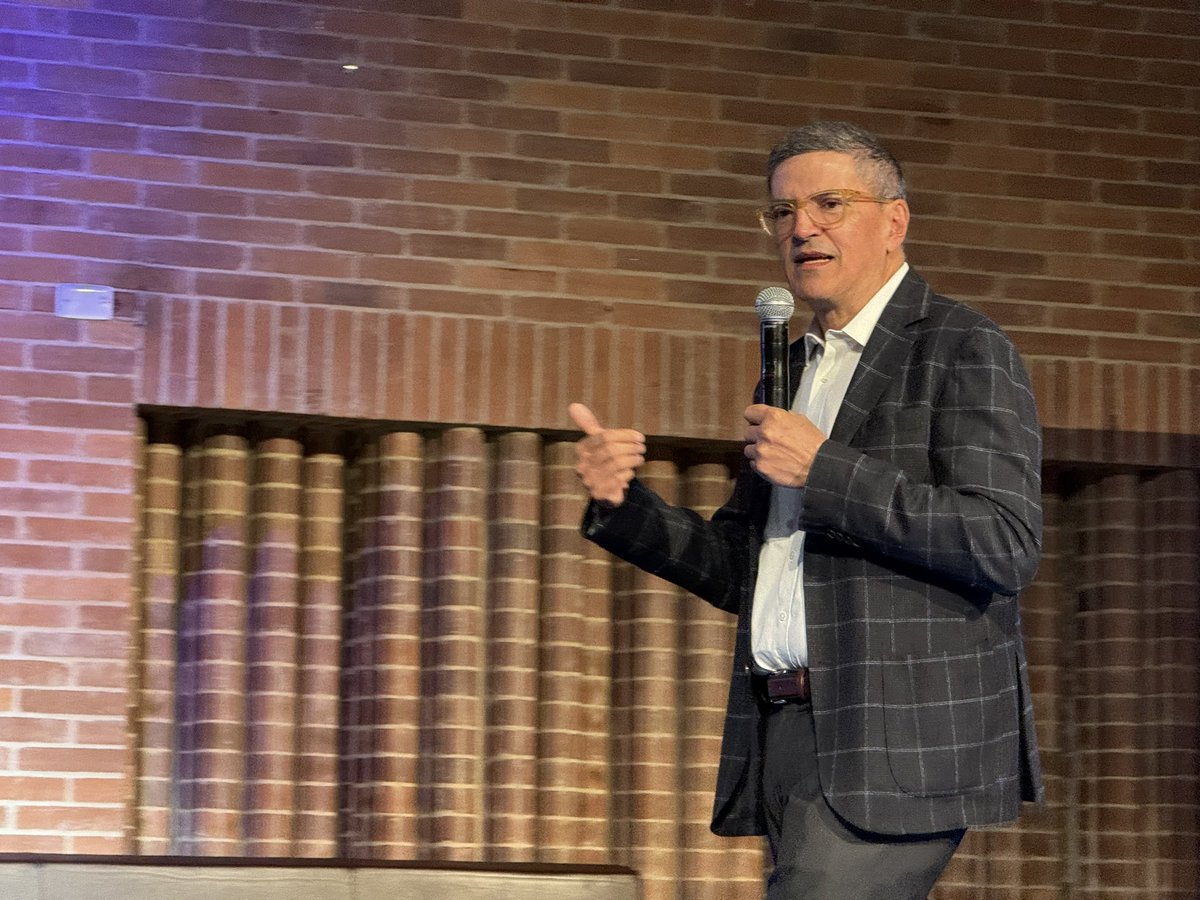 Olimpia_it's tweet image. En nuestro Kick Off contamos con la participación del Presidente del grupo Colpatria, Dr José Fernando Llano quien destacó las grandes oportunidades para el Grupo y #Olimpia.

#KickOff #Colpatria #Liderazgo