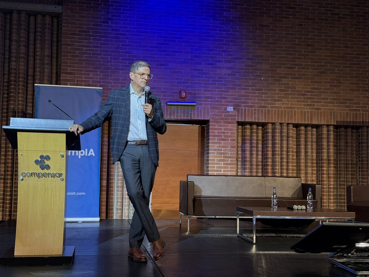 Olimpia_it's tweet image. En nuestro Kick Off contamos con la participación del Presidente del grupo Colpatria, Dr José Fernando Llano quien destacó las grandes oportunidades para el Grupo y #Olimpia.

#KickOff #Colpatria #Liderazgo