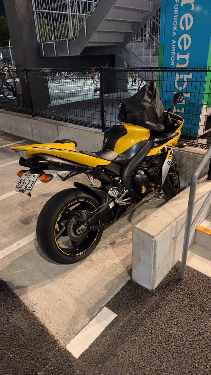 KugaMighty's tweet photo. １４日、１５日と東京🗼へ✈️

福岡空港のバイク駐車場🅿️屋根が有ると嬉しいなぁ😊

イベントに参加して、在京の息子家族や娘に会えて最高の一泊二日だったなぁ😅

＃特スピ
＃鳥人戦隊ジェットマン
＃岸田里佳
＃成瀬富久
＃若松俊秀
＃三輝みきこ https://t.co/PzkPibf6mj