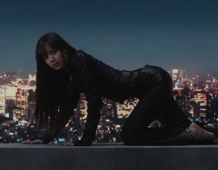 ท่าโพสลิซ่าชนะขาดด นี่มัน Elastigirl 2 บ่นิ

<a href="/wearelloud/">LLOUD</a> 

LISA KITH GUEST DESIGNER
#KithWomenDesignedByLISA 
#LISA #LISAxKITH