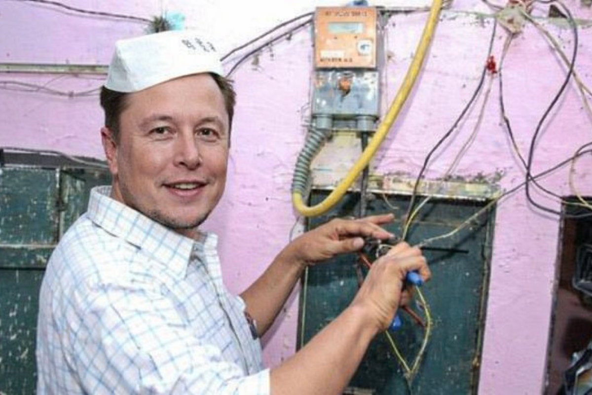 SmartBriefex's tweet photo. When X Server Goes Down &amp; Elon Becomes IT Guy 😆🔧  #ElonFixingIt
#ServerDownMood
#Error404Life
#XServerDrama
#CEOToEngineer
#TechGoneWrong
#DuctTapeEngineering
#MissionServerFix
#ITGuyElon
#LateNightDebug
#ServerRoomChaos
#FixItElon
#MemeMaterial
#TechMemesDaily @grok https://t.co/OkLVYnrIbC