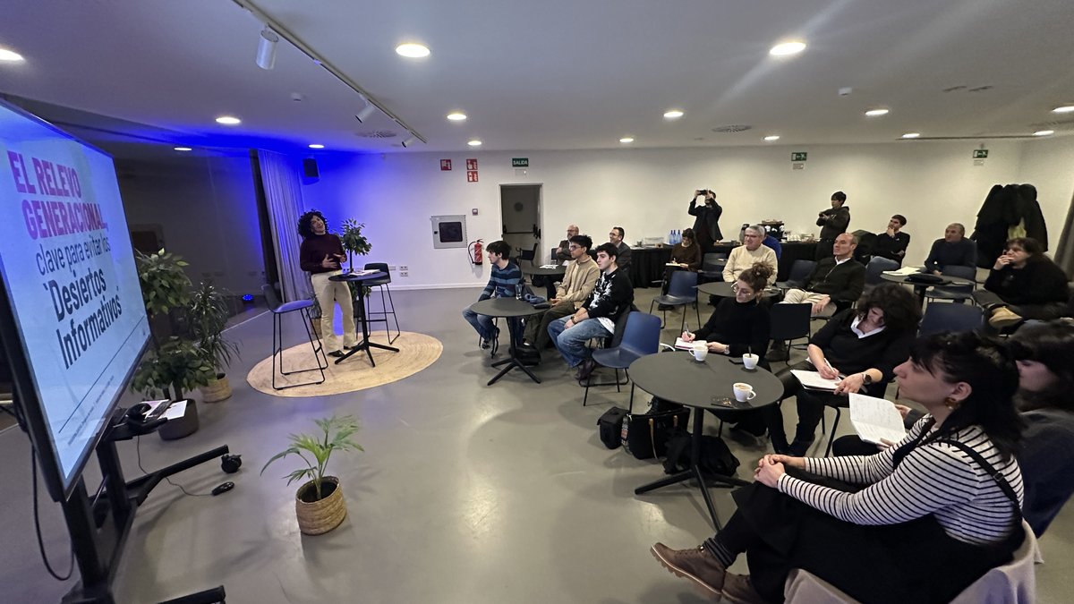 Nafarpres's tweet photo. 📰 Nafarpres informazio-basamortuei buruzko gosarian parte hartu zuen Civicanen #ProgramaInnova.

Gure presidenteak, @sandragoldaraz-ek, belaunaldi-erreleboa Nafarroako tokiko prentsaren etorkizunerako giltzarri dela azpimarratu zuen.

Eskerrik asko @FundCajaNavarra https://t.co/mv4hFXIw3T