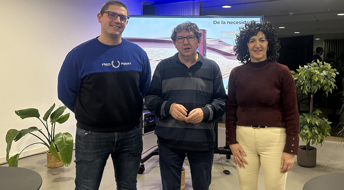 Nafarpres's tweet photo. 📰 Nafarpres informazio-basamortuei buruzko gosarian parte hartu zuen Civicanen #ProgramaInnova.

Gure presidenteak, @sandragoldaraz-ek, belaunaldi-erreleboa Nafarroako tokiko prentsaren etorkizunerako giltzarri dela azpimarratu zuen.

Eskerrik asko @FundCajaNavarra https://t.co/mv4hFXIw3T